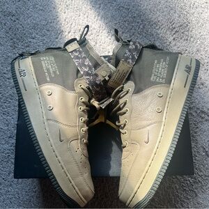 Air Force 1 Mid Mushroom like new